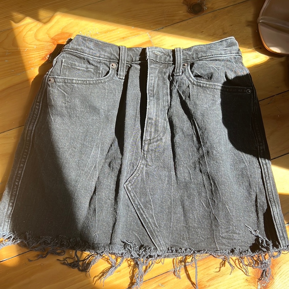 Black denim Abercrombie skirt size 2/26